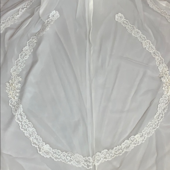 💐 Vintage Lace Union Made Wedding Gown 💐 - Picture 9 of 16